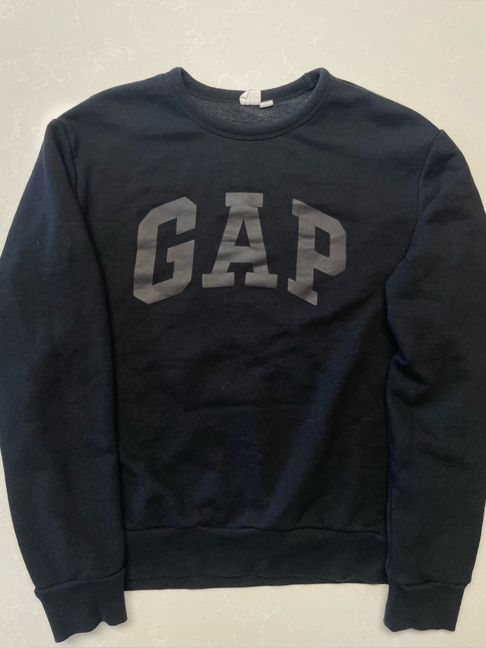 GAP Black Crewneck Sweatshirt